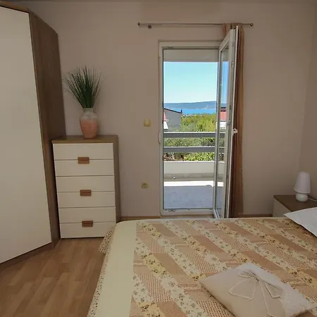 Apartment Lara Kastel Novi